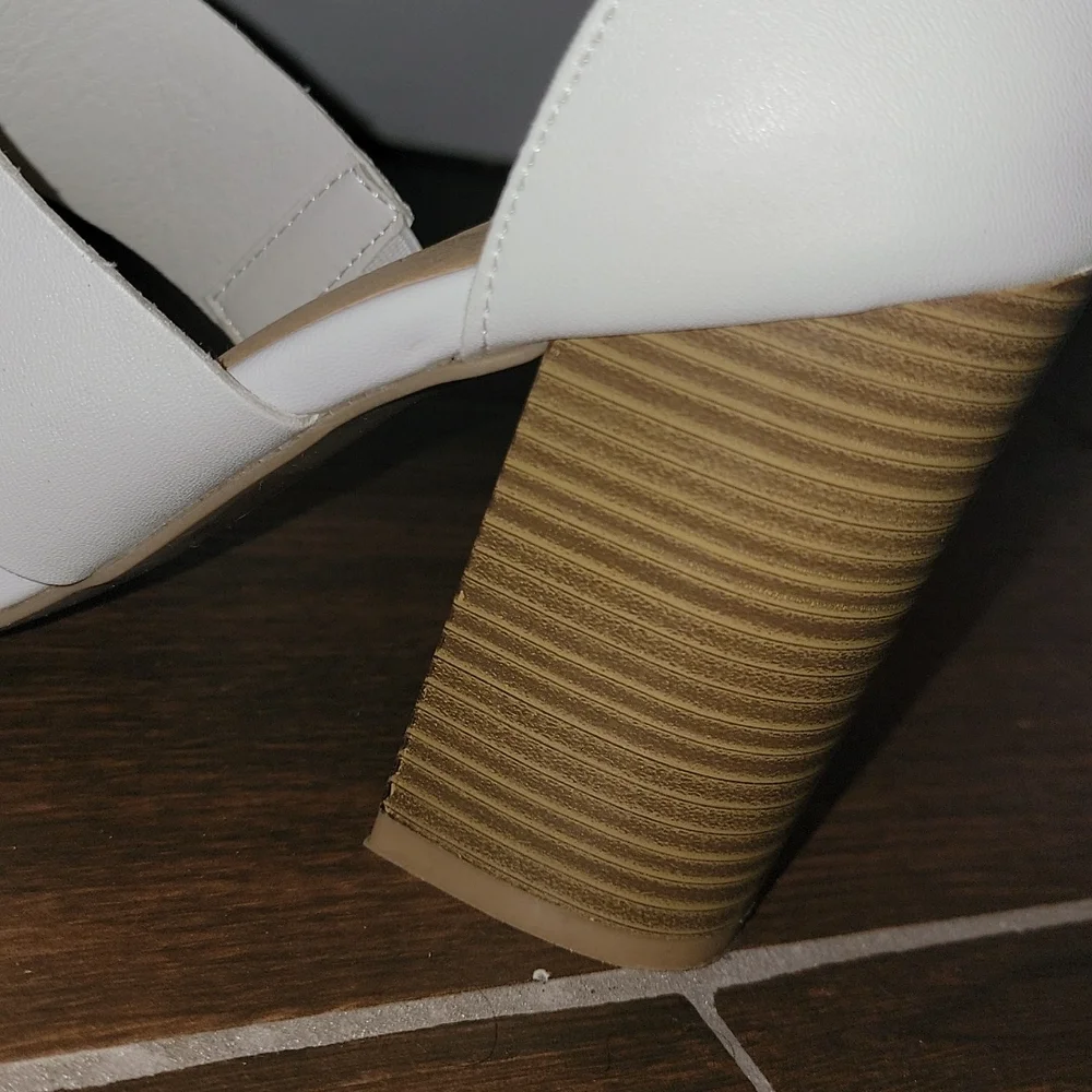 Wild Diva Chunky Heels - Picture 2 of 5